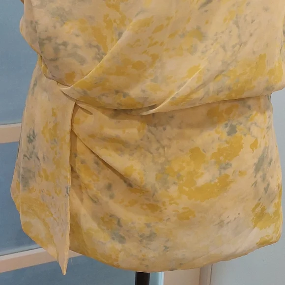 Calvin Klein Yellow and Gray Patterned Blouse - Picture 2 of 10